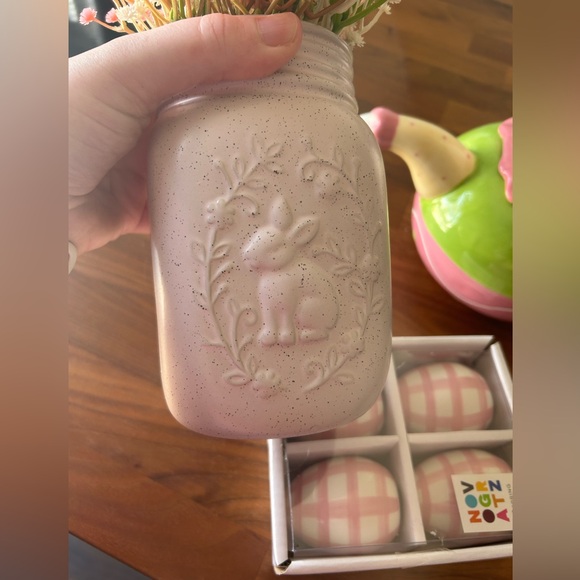 Pink Easter decor - Picture 2 of 4